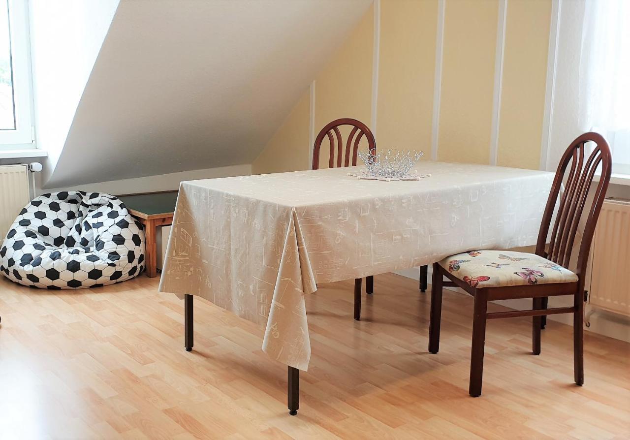 Apartment Bayreuth, Grosse Ferienwohnung Im Haus Mit Kunst, 3 Schlafzimmer, Kueche, Parkplatz Dış mekan fotoğraf