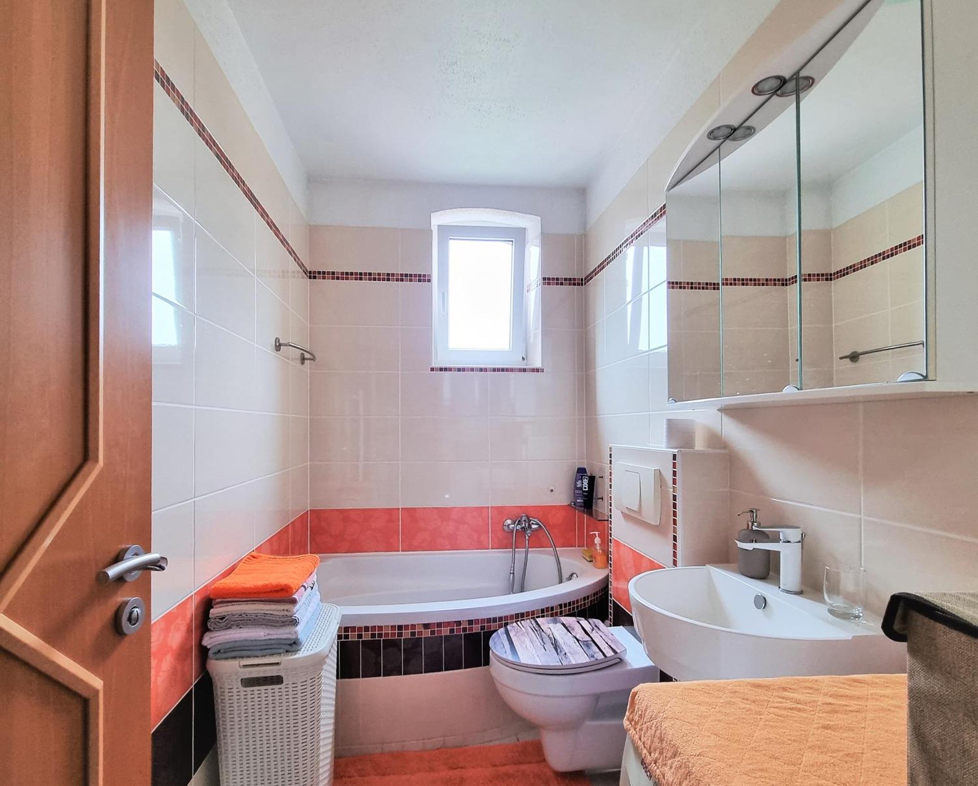 Apartment Bayreuth, Grosse Ferienwohnung Im Haus Mit Kunst, 3 Schlafzimmer, Kueche, Parkplatz Dış mekan fotoğraf